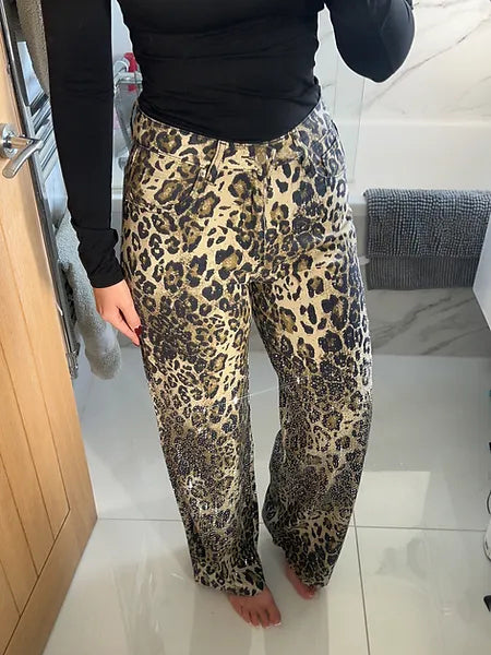 Vaqueros anchos con estampado de leopardo
