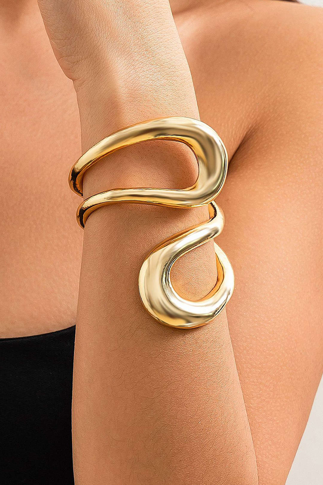 Pulsera Asimétrica Color Oro Lía