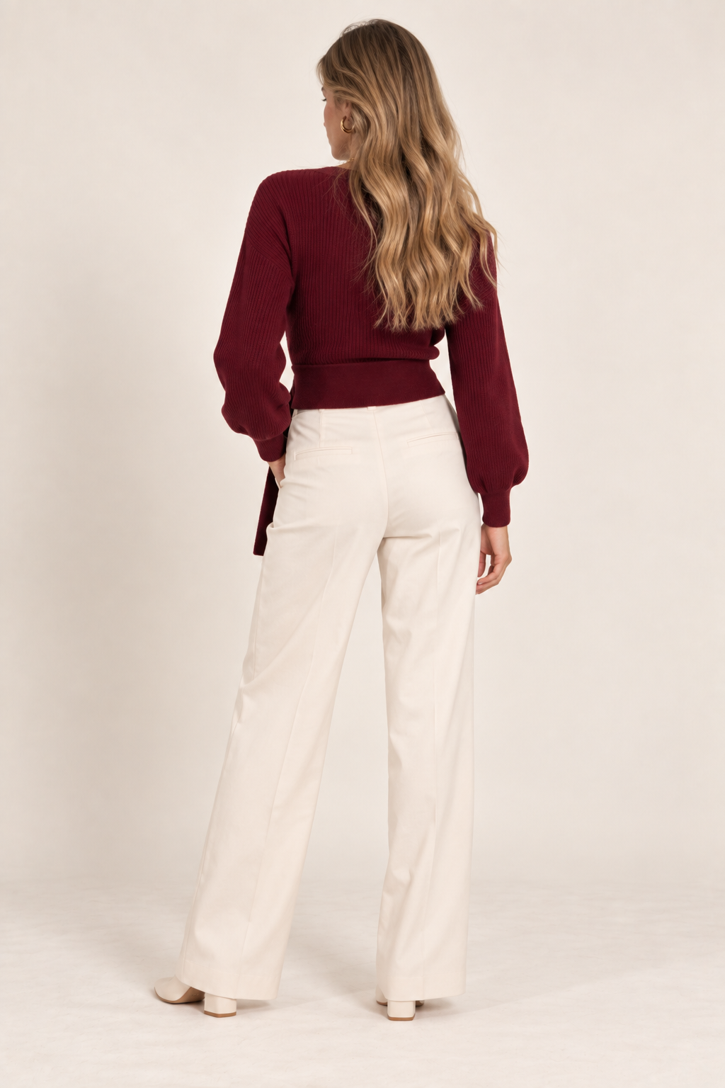 Soraya| Jersey con Diseño Cruzado y Hebilla Dorada