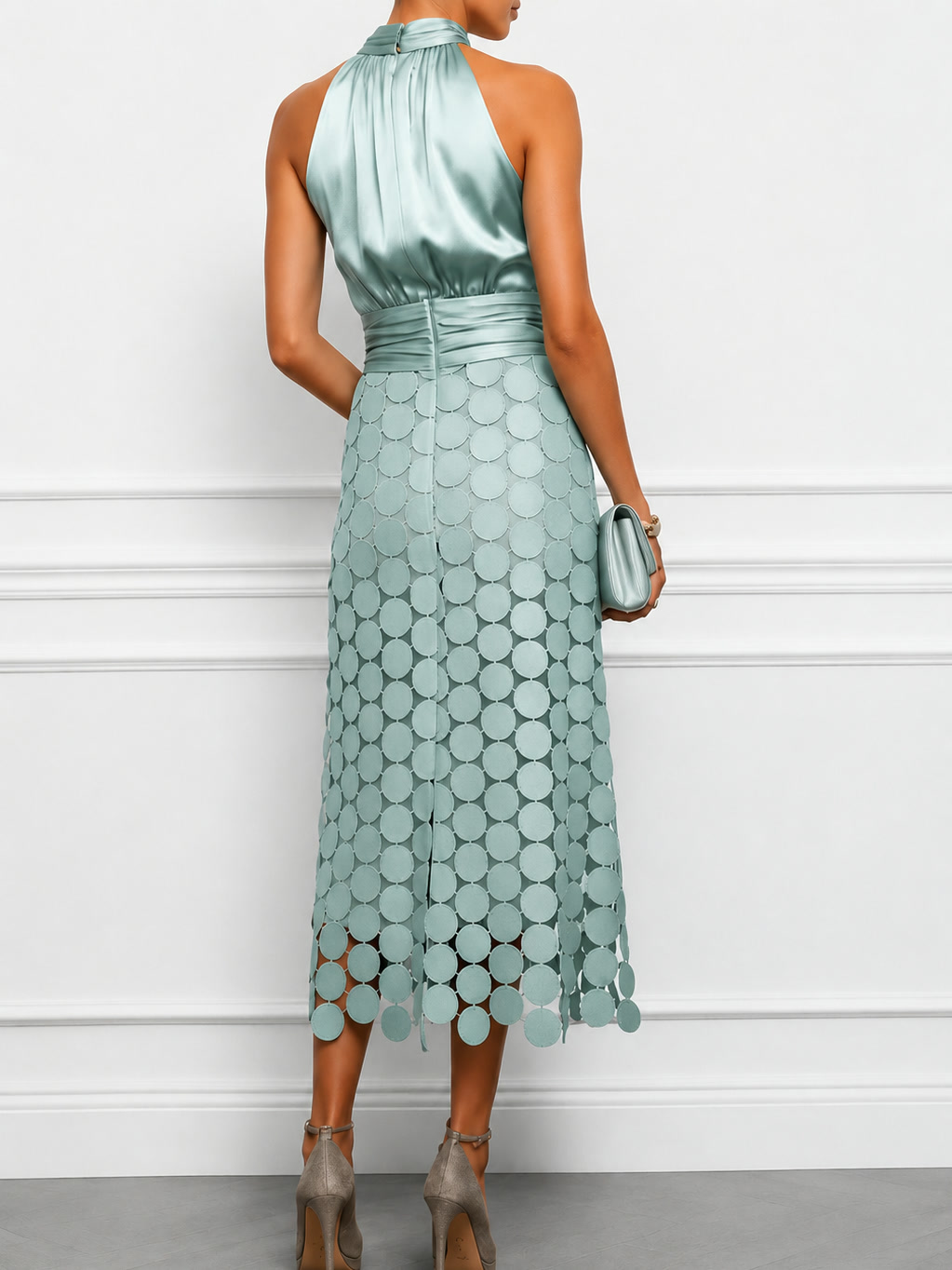 Annabella | Vestido midi con cuello halter, cintura plisada y falda de discos