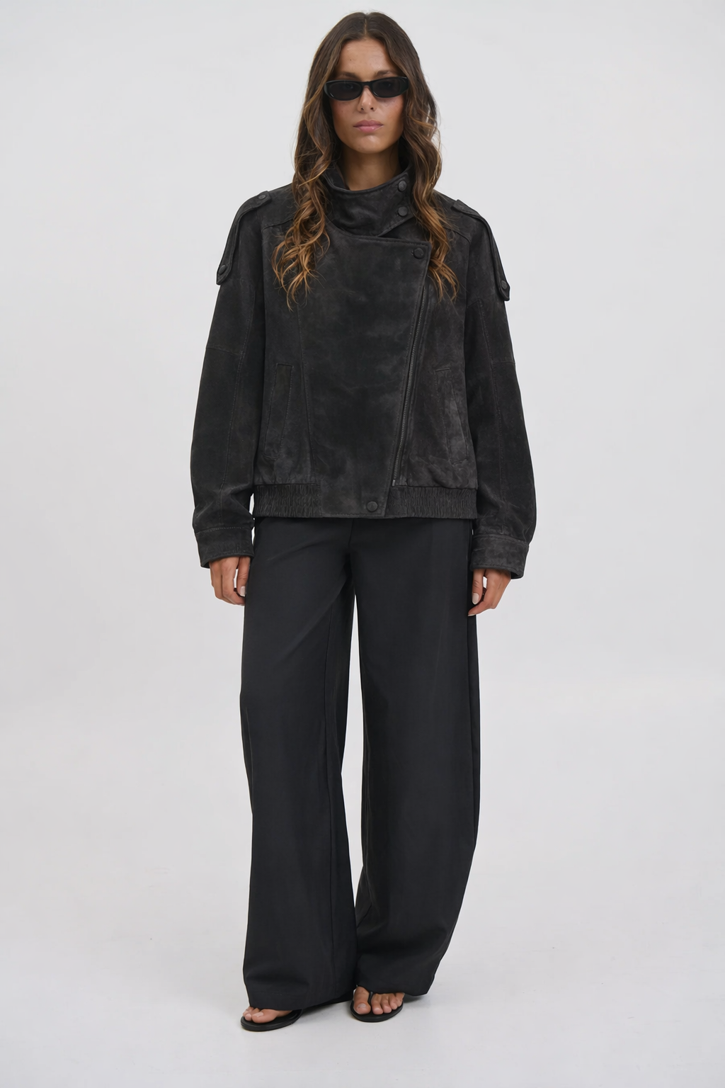 Chaqueta Negra Cuello Alto Laurent